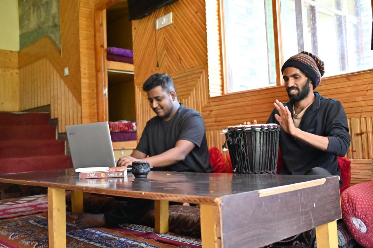 Indian Backpackers Hostel Manāli Extérieur photo