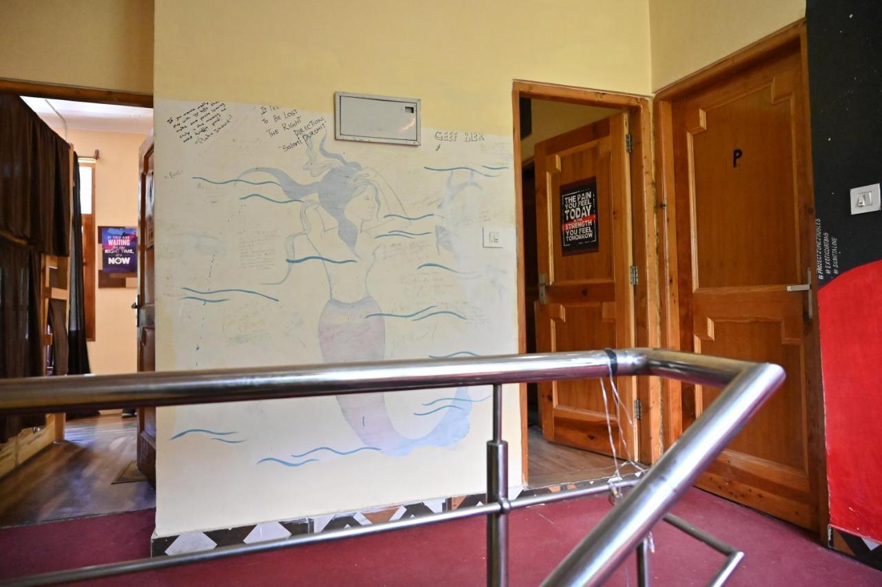 Indian Backpackers Hostel Manāli Extérieur photo